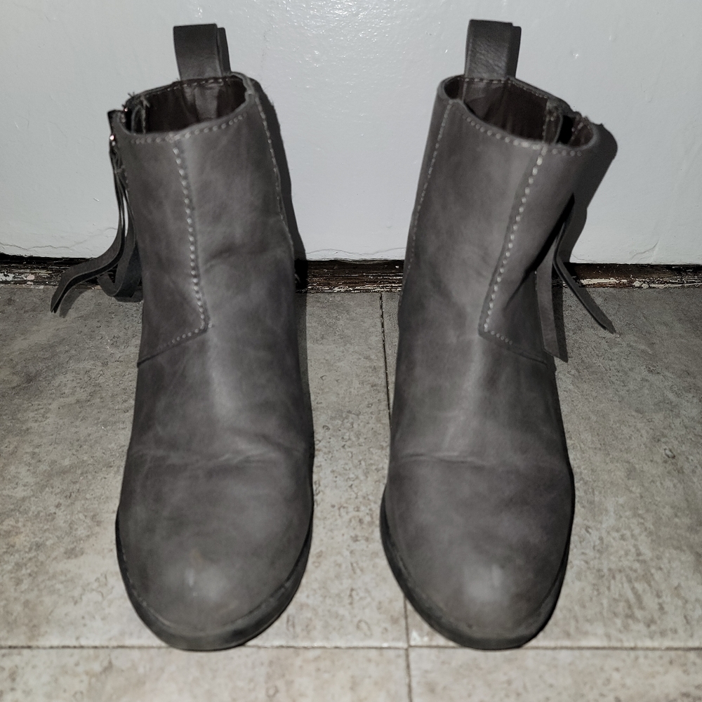 Grey boot heels